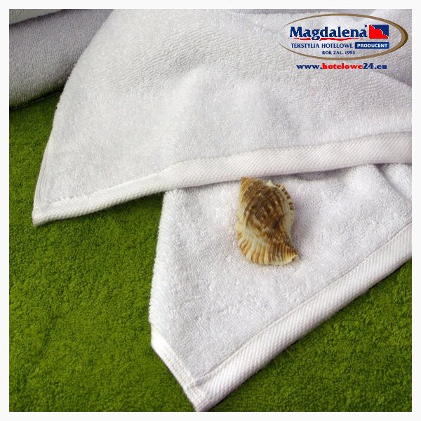 LUKRECJA Ręcznik hotelowy biały gr. 500g/m2 rozm. 70x140 cm