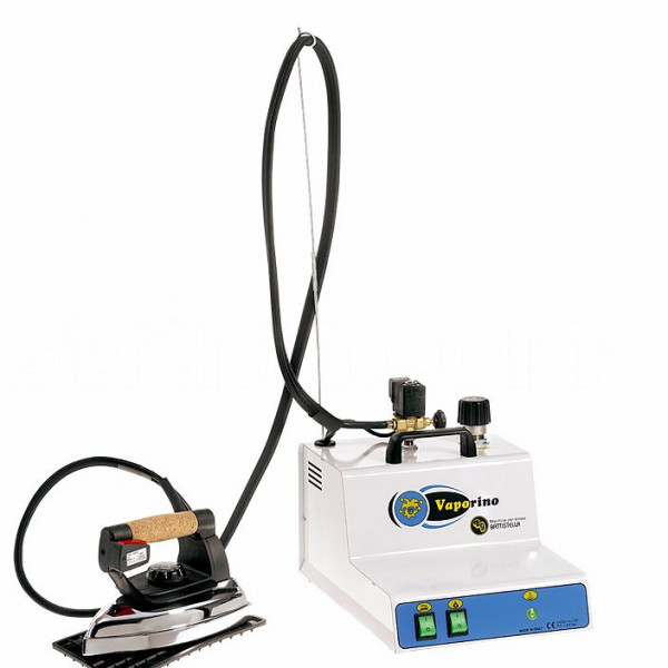 Wytwornica pary z żelazkiem. 1800 W.2.1 litra