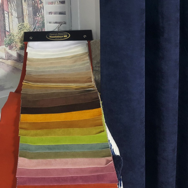 Zasłona gotowa na przelotkach  Mag 180 w rozm 135 x 250