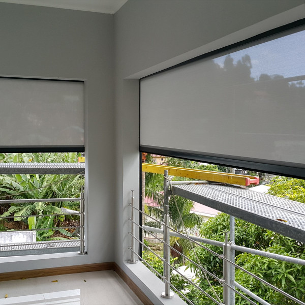 Screen. Roleta zewnętrzna w systemie zip - refleksola rozm. 180x240 cm