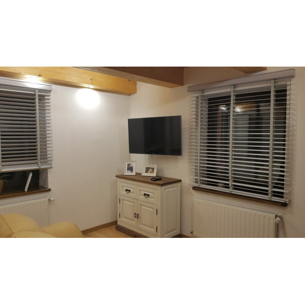 Żaluzja drewniana 50 mm rozm. 120x160 cm w kolorze szarym z kolekcji "Unique"