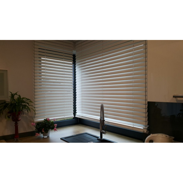 Żaluzja drewniana 50 mm rozm. 120x160 cm w kolorze brązowym