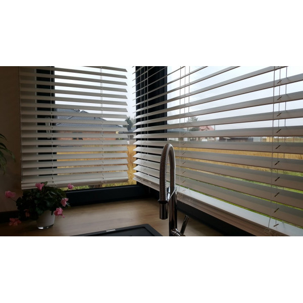 Żaluzja drewniana 50 mm rozm. 120x160 cm w kolorze brązowym