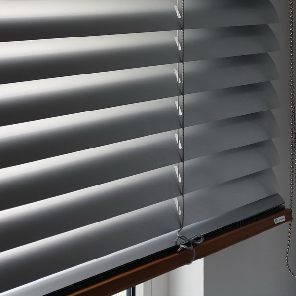 Żaluzja aluminiowa 50 mm rozm. 60x120 cm z systemem MONOCOMMANDO