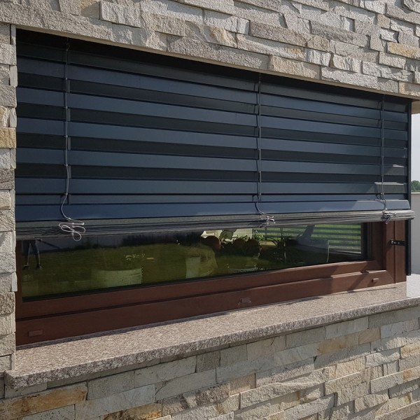 Żaluzja fasadowa Z90 z napędem elektrycznym pod zabudowę w elewacji