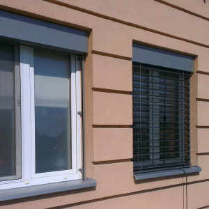 Żaluzja fasadowa Z90 z napędem elektrycznym Somfy z blendąaluminiową 2