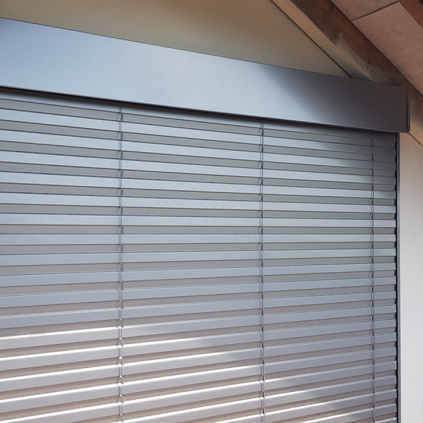 Żaluzja fasadowa Z90 z napędem elektrycznym Elero w kolorze "antracyt"