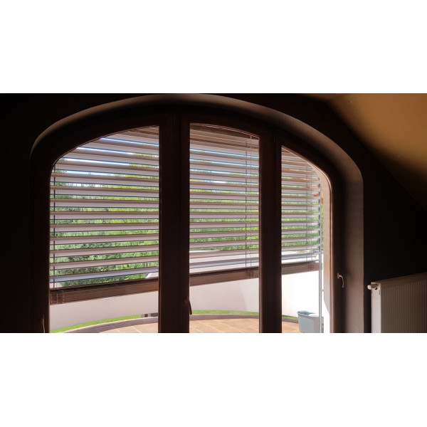 Żaluzja fasadowa Z90 z napędem elektrycznym Elero w kolorze "antracyt"