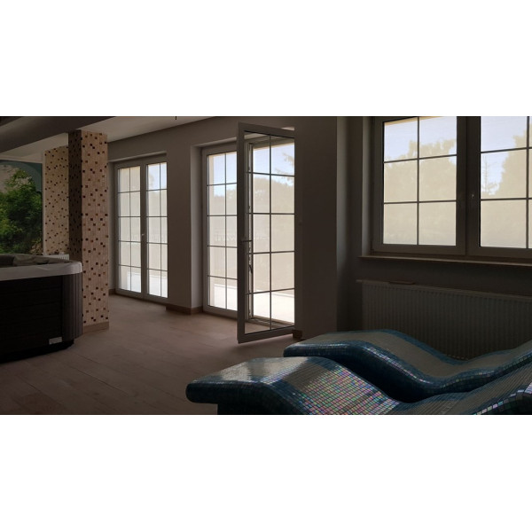 Roleta Screen SK95 ZIP w kolorze "krem" rozm. 120x150 cm napęd elektryczny.