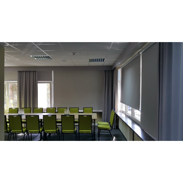 RM55 Roleta materiałowa wolnowisząca w rozm. 350x320 cm