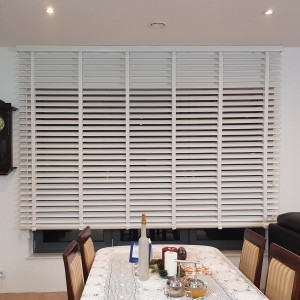 Żaluzja drewniana biała 70mm w rozm. 160x170 cm 2