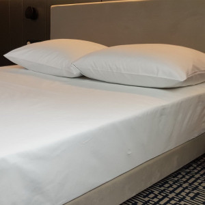 NORIS Prześcieradło białe hotelowe w rozm. 200x240 cm 2
