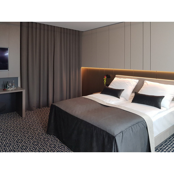 MAG 335 Zasłona hotelowa zaciemniająca na fali w rozm. 140x250 cm za 10 szt.