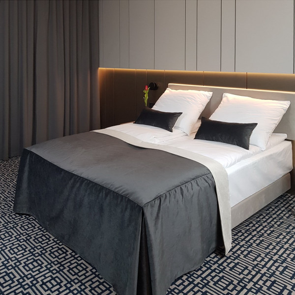 NARZ 310 Narzutka na łóżko rozm. 160x80x45 cm