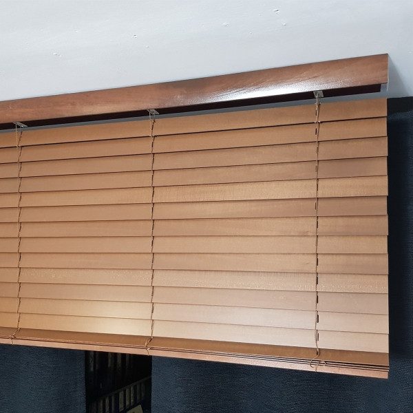 TM01 Żaluzja drewniana 50 mm w rozm. 170x160 cm z kolekcji "Classic"