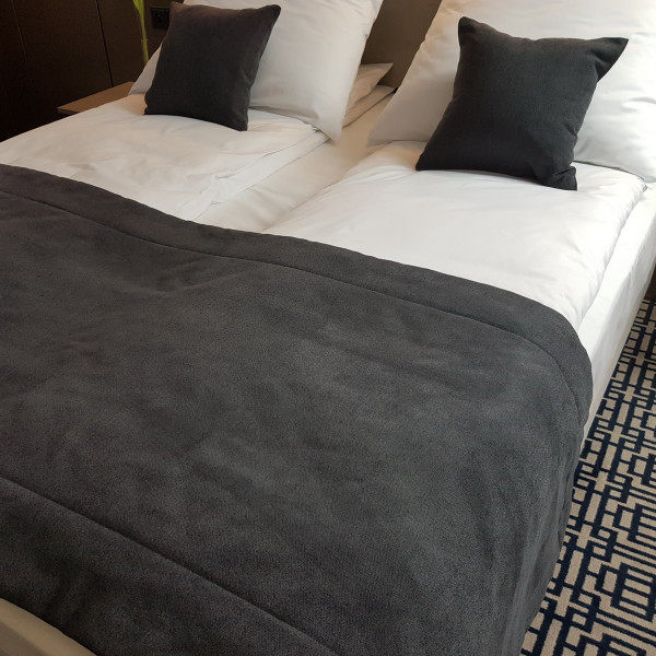 PAS 312 Szal na łóżko w rozm. 230x65 cm za 10 szt.