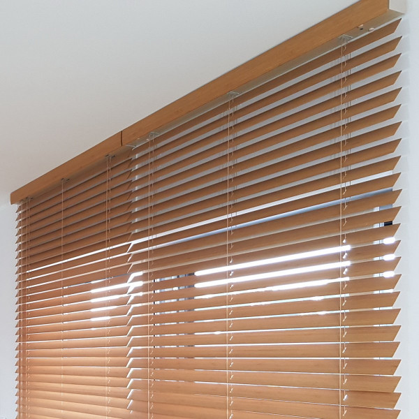 Żaluzja bambusowa 50 mm do pokoju w rozm. 110 x 260 cm