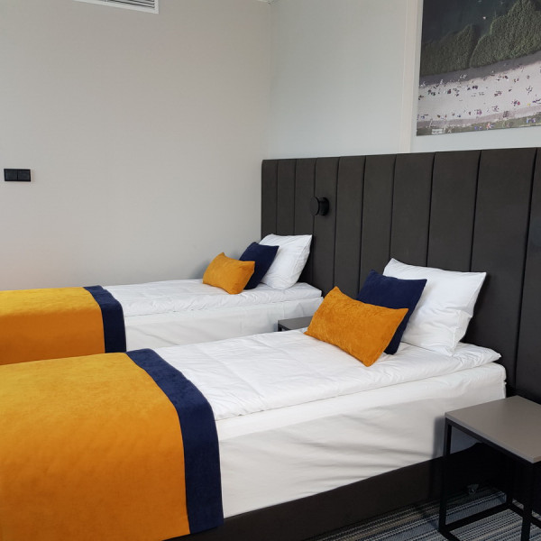 Narzuta na łóżko hotelowe PAS 320 w rozm. 80x140 cm za 30 szt.