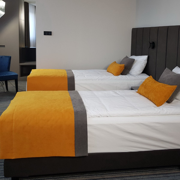 Pasaż na łóżko hotelowe PAS 321 w rozm. 80x140 cm za 10 szt.