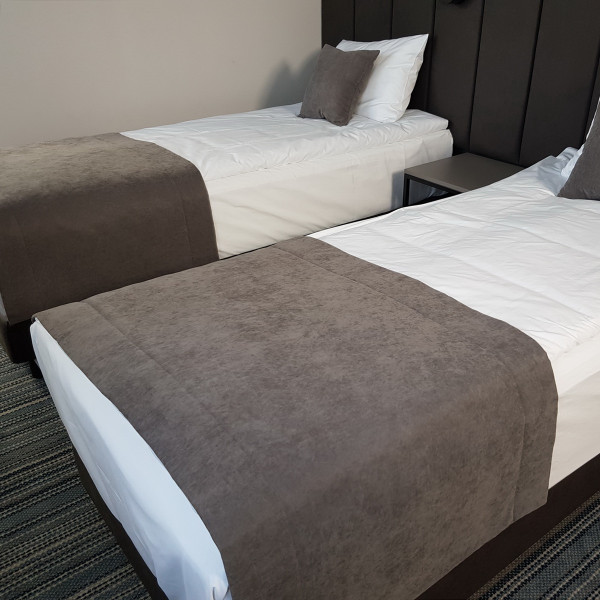 Szal na łóżko hotelowe PAS 322 w rozm. 70x140 cm