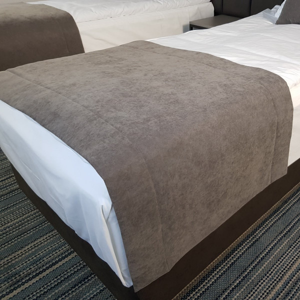 Szal na łóżko hotelowe PAS 322 w rozm. 70x140 cm za 30 szt.