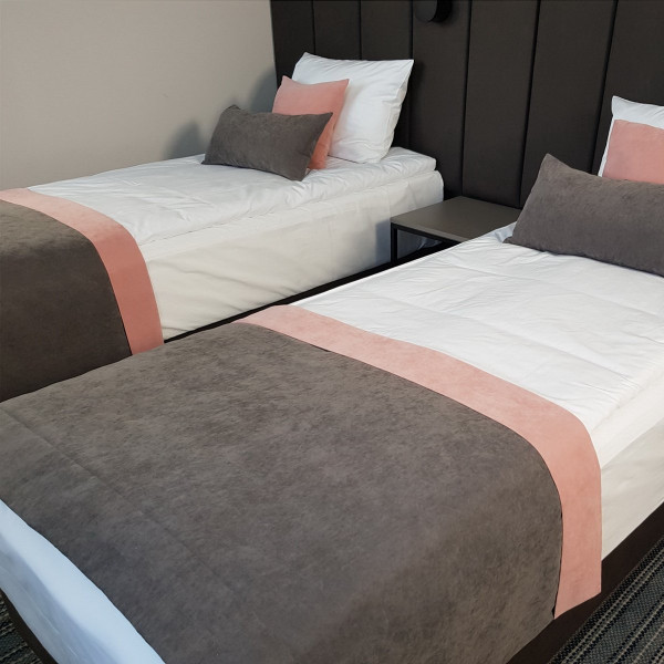 Szal na łóżko do sypialni PAS 325 w rozm. 80x170 cm za 30 szt.