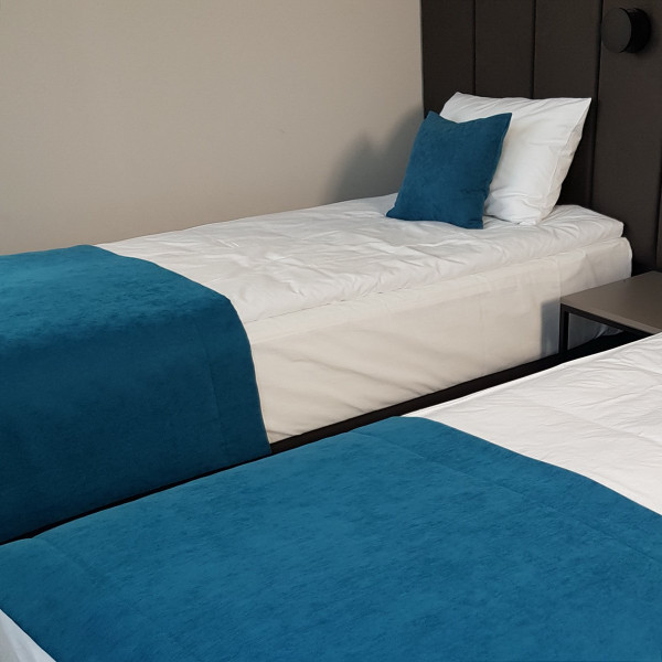 Pasaż na łóżko hotelowe PAS 326 w rozm. 65x170 cm za 30 szt.