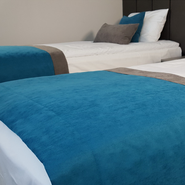 Narzutka hotelowa na łóżko PAS 327 w rozm. 80x170 cm za 10 szt.