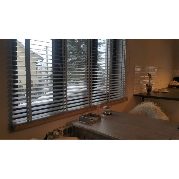 Żaluzje drewniane 50 mm monocommando na wymiar w kolorze AN_44_50 z kolekcji "Unique"