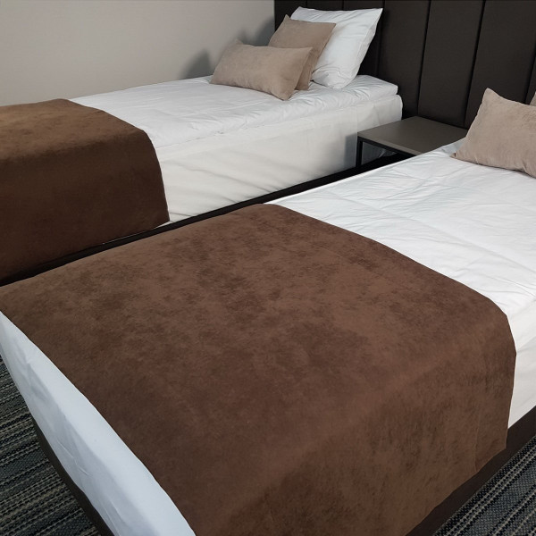 Pasaż na łóżko PAS 334 hotelowy w rozm. 70x140 cm za 30 szt.
