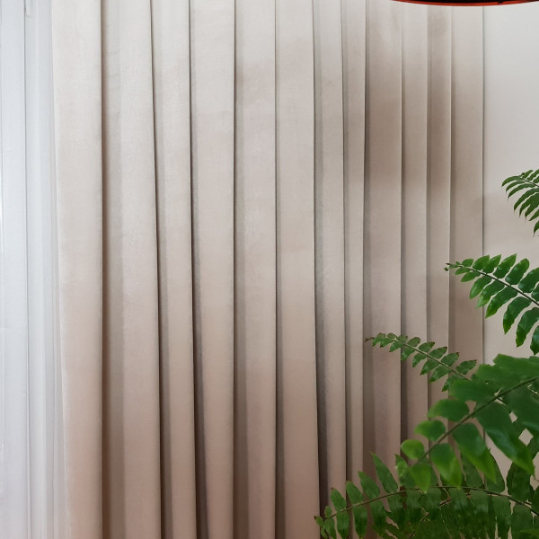 Zasłona welurowa do salonu rozmiar 140x250 cm kol. jasny beż MAG 328