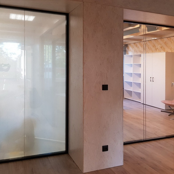 Tkanina samoprzylepna SQUID szer. 130 cm kol. Bone