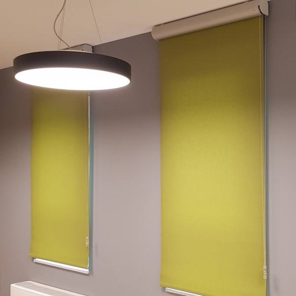 Roleta do biura w rozm. 95x195 cm RM45 w kolorze zielonym