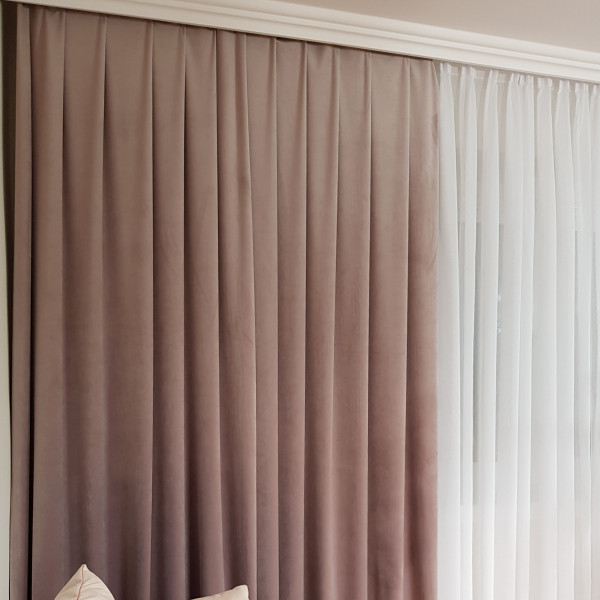 04 Velutto. Tkanina dekoracyjna zasłonowa o szer. 145 cm