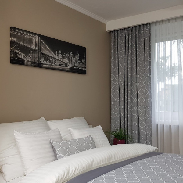 1. SkyRoom32. Pokój wzorcowy w hotelu SKY001