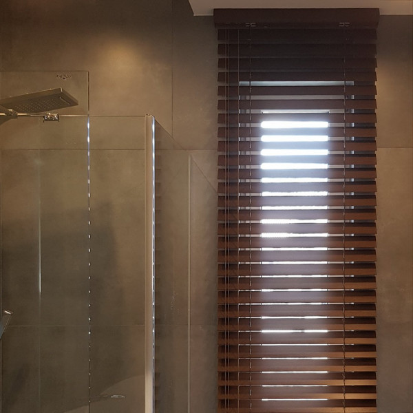 Żaluzja wewnętrzna drewniana 70 mm w rozm. 90x260 cm