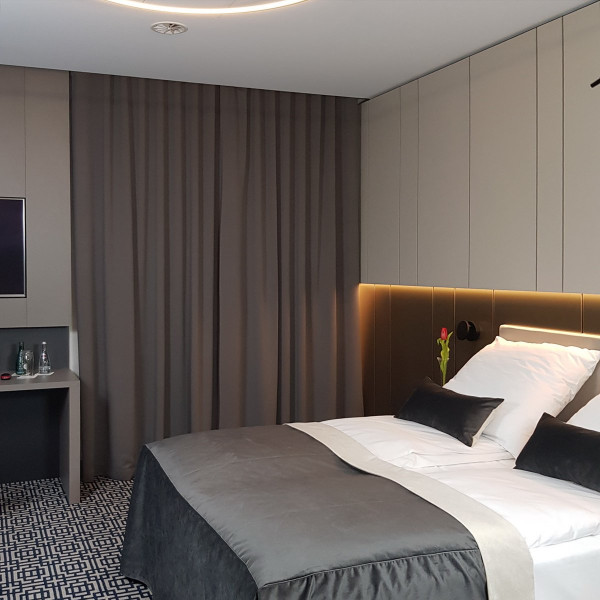 7. SkyRoom32. Pokój wzorcowy w hotelu SKY007