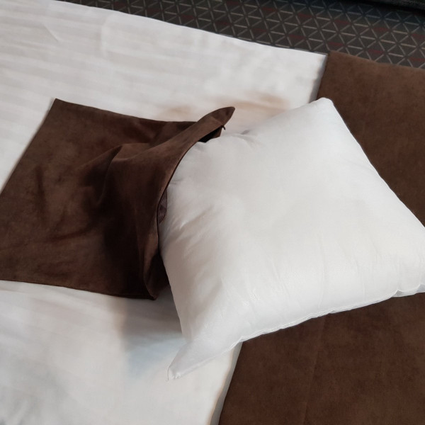 Wkład do poduszki ozdobnej rozm. 40x40 cm za 10 szt.