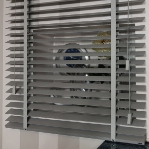 Żaluzje drewniane 50 mm szare rozm. 80x130 cm Natural 2