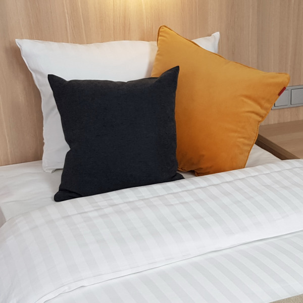 Poszewki na poduszki hotelowe 40x40 cm SKY104/1 za 30 szt.