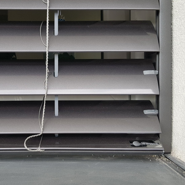 Żaluzja fasadowa C65 z napędem elektrycznym ELERO szer. 180x236 cm