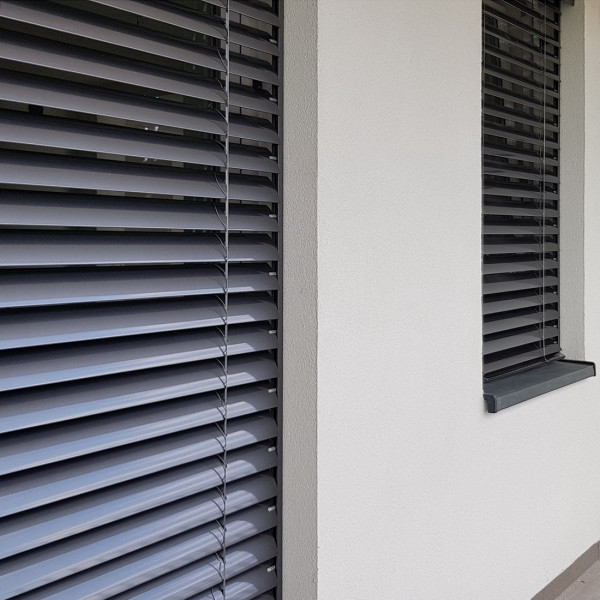 Żaluzja fasadowa C65 z napędem elektrycznym ELERO szer. 180x236 cm