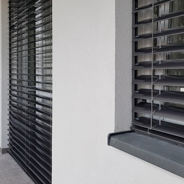 Żaluzja fasadowa C65 z napędem elektrycznym ELERO szer. 180x236 cm