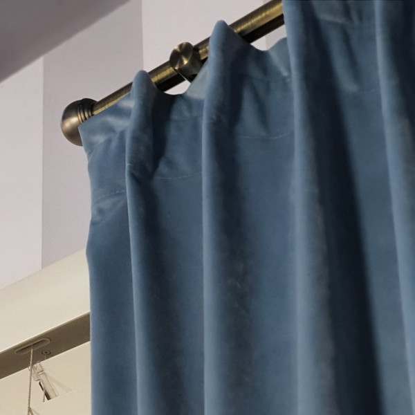 Zasłona welurowa niebieska w rozm. 140x240 cm MAG350