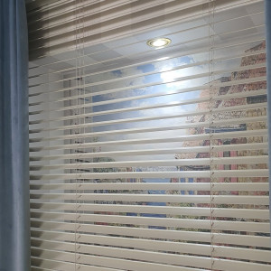 Żaluzja drewniana kremowa 50mm w rozm. 190x170 cm AN_21_50 2