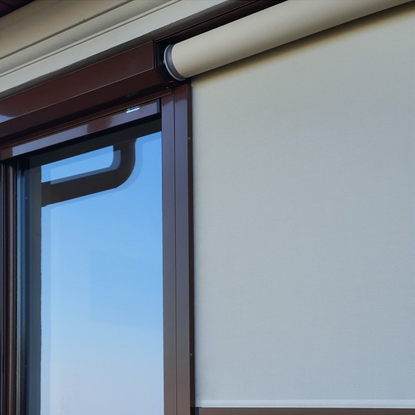 Roleta screen zewnętrzna na wymiar 380x220 cm SK 45/105