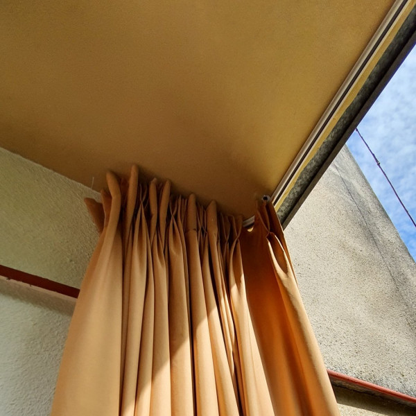 Karnisz zewnętrzny na balkon sufitowy aluminiowy KS