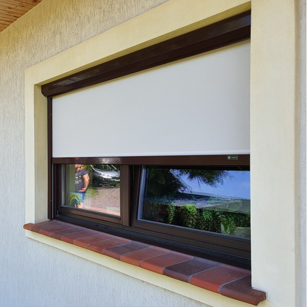 Roleta zewnętrzna screen na wymiar 180x120 cm SK 45/85